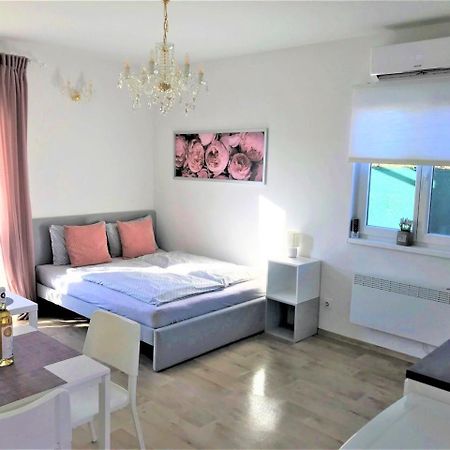 Modry Apartman 2 - Studio Znojmo Buitenkant foto