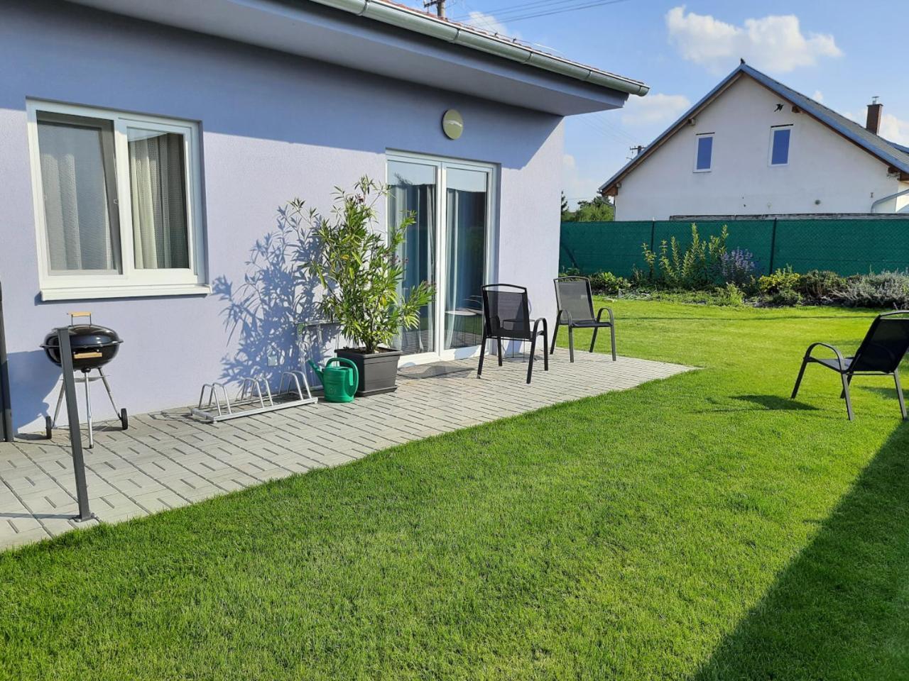 Modry Apartman 2 - Studio Znojmo Buitenkant foto